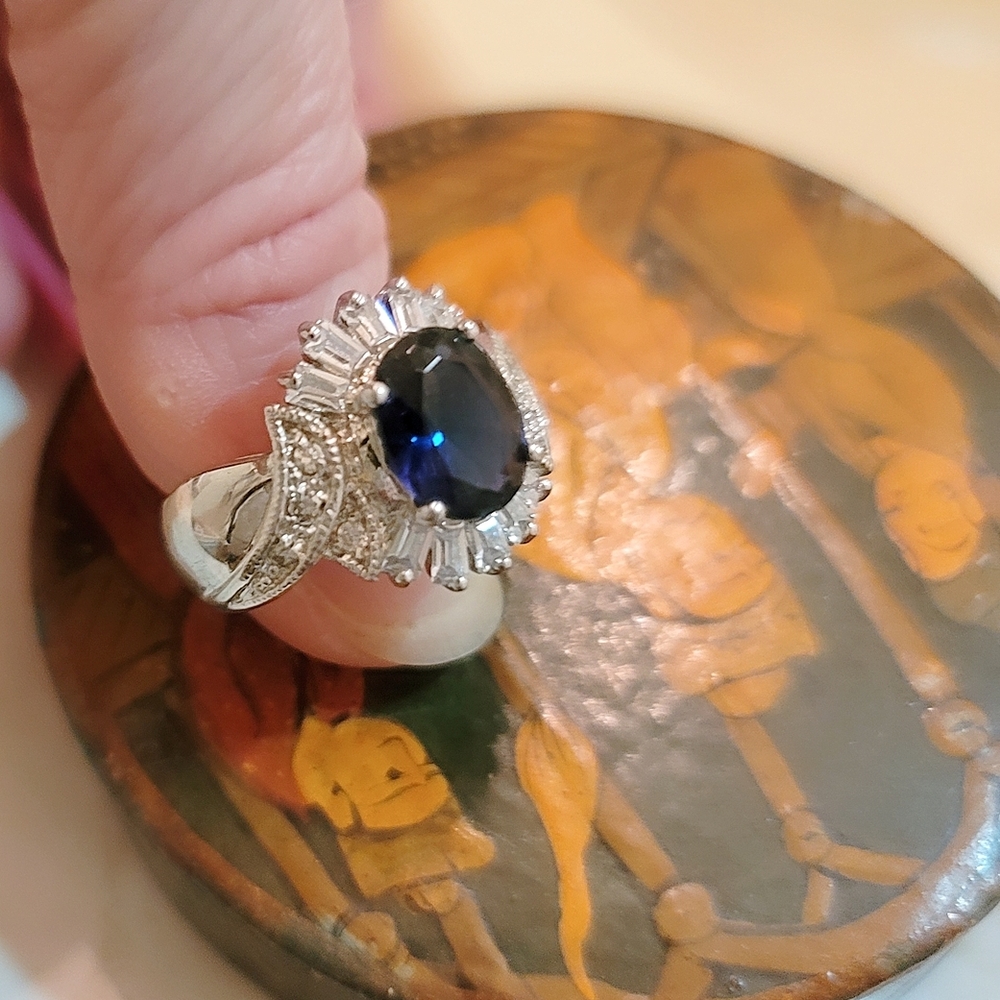 Source Unknown Silver Ring With Midnight Blue Gem - image 3